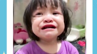 Adek  : Begini amat jadi anak kecil ya
