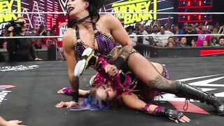 Rhea Ripley Destroys Kairi Sane & Zoey Stark! Zoey Injured During WWE Raw May 19, 2025