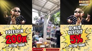 seorang pria terjatuh dari atas truk