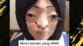 Membuat Jus Alpukat dengan Mesin blender unik !