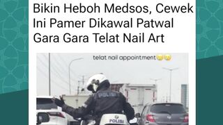Harus banget dipamerin gitu yaks???