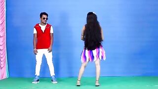 Tere Aage Peeche Kahi Dil Kho Gaya.......