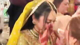 Eman bhabi crying on.......