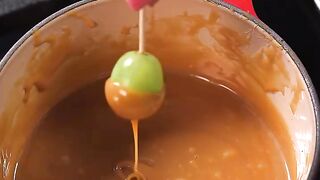 Caramel apple
