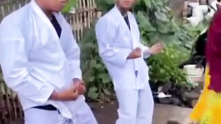 putar berapa kali tetap ngakak