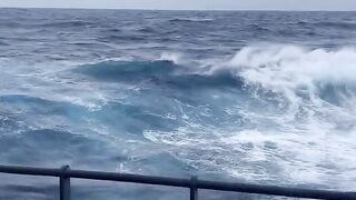 The powerful waves and strong winds of the sea seem to be playing a terrifying and beautiful game!   Video taken from the Andaman Sea ????