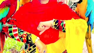 Aliza Sehar With Beautiful Parats