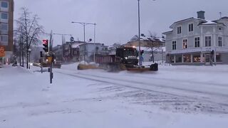 Incredible Scenes of Cyclone Chaos hitting in Snowy Finland Winter