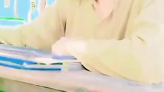 Madirsa main Alim ki course Karti hua