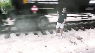 Train Vs Giant Pi