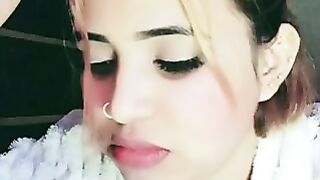 Pyar Mein Kyon Dhokha hai Ladki boro pagol ha