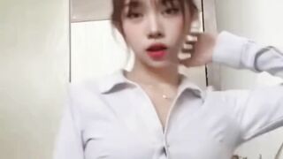 mau berangkat kerja joged dulu