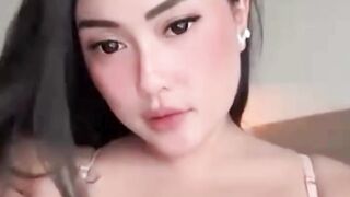 mama baru bangun sayang