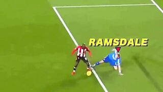 Ketika pemain nggak kenal takut… langsung gas tanpa pikir panjang! ????⚽️????