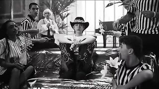 백현 (BAEKHYUN) Elevator MV