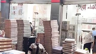 رزق العرايس بكرة في الفرعين