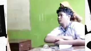 nyawanya belum nyatu dia der ????