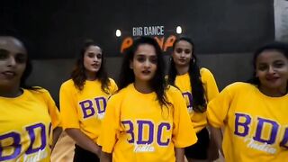 Indian Girl Navya Agarwal Dance 3