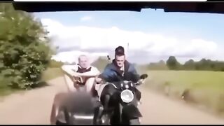Чудеса на мотоцикле