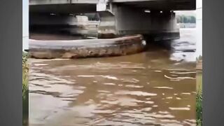 Kejadian mengejutkan di Suramadu...#beritaartis