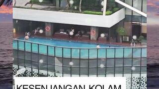 Kolam thai tea lebih banyak ceritanya????