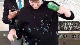 Bottle Head smashing world records attempt