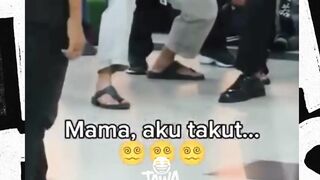 yang penting engga ngaku jadi nabi der ????