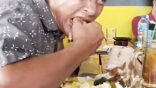 Daging nya ngajak berantem