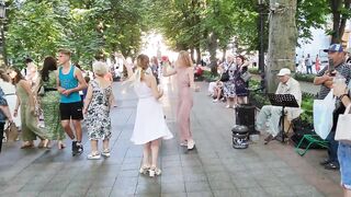 Но сердце стучит