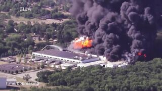Взрывы на химзаводе в США: яды уже в воздухе