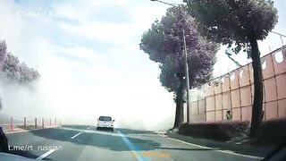 падения высотки на оживленную дорогу. Пятиэтажка рухнула в Южной Корее,