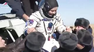 Приземлились в Казахстане: Юлии Пересильд, Климу Шипенко