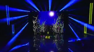 Artik & Asti Feat. Артем Качер — Грустный Дэнс.
