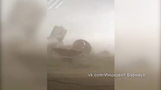 Мощный ураган обрушился на Алтайский край