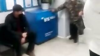Бабушка разнесла вдребезги врачей в больнице.Осторожно,лютый мат от бабули!)