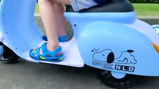 Mili and Stacy Pretend Play with Ride On Cars Toy