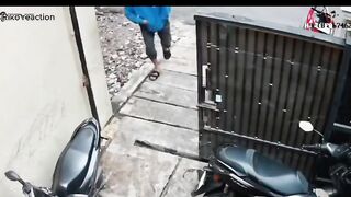 PENCURI KENDARAAN KETAHUAN WARGA