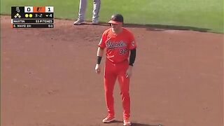 BENCHES CLEAR in White Sox vs. Orioles after players collide  ESPN MLB