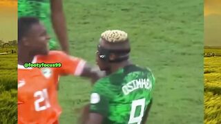 Pria satu ini sedikit berbeda. Bukan hanya bek tangguh, tapi juga pemimpin sejati di lapangan.