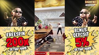 Viral! Turis Indonesia Joget di Kuil Suci Bangkok, Netizen Thailand Geram