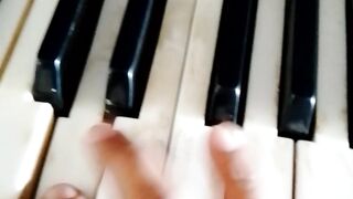 Piano 12