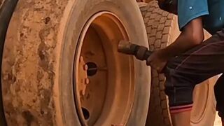 Truk tyre breakdown