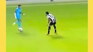 Bukan sekadar menggiring bola — Neymar bikin bek Botafogo ikut latihan dansa!
