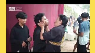 Bang, ini mau ngisi tenaga apa mau ngisi perasaan?