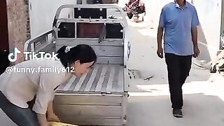 Membantu mengharapkan imbalan
