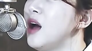What's Up- 4 Non Blondes cover bubble dia