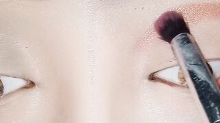 Trendy makeup
