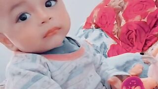 Cute baby ????