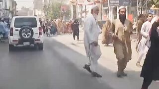 اس وڈیو نے تو رلا کے رکھ دیا کوئی با ضمیر