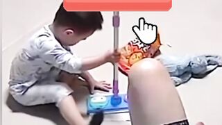 ‎Toddler Accidentally Drops Viper on Dad's Crotch